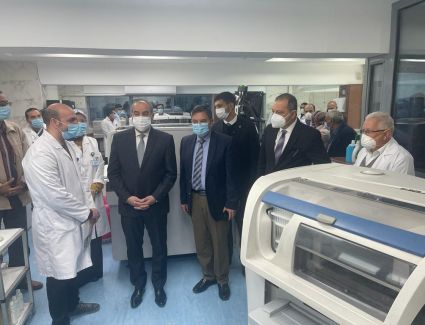 وزير الطيران يتفقد مستشفي مصر للطيران ويفتتح أعمال تطوير  معامل التحاليل المركزية