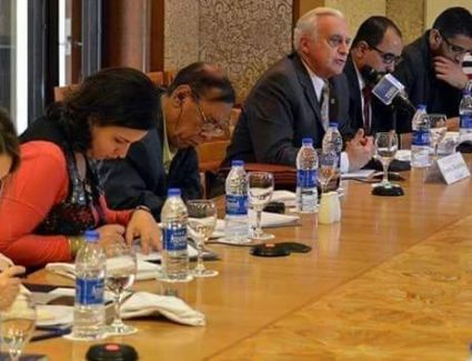 شباب الجامعات المصرية والعربية وشباب الجامعه الامريكيه في القاهره ينعون الكاتب الصحفي الكبير ياسر رزق  