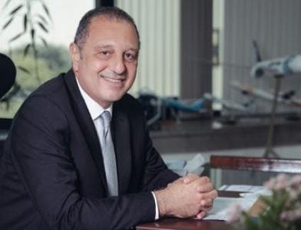  مصر للطيران تعلن أسعار تذاكر  عمرة " رجب ".. و إعفاء حالات كورونا "الإيجابية" من رسوم تعديل الحجز 