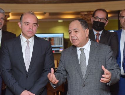 وزير المالية وأطراف السوق يفتتحوا جلسة التداول بالبورصة لتدشين 4 مؤشرات فرعية لقياس الأداء الكلي للسندات الحكومية