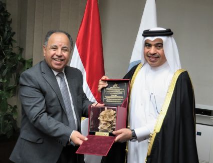 وزير المالية .. لنظيره القطرى:  تهيئة مناخ جاذب للاستثمار في مصر