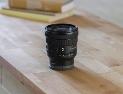 سوني تعلن عن إطلاق عدسة FE PZ من الفئة ™️G Lens، العدسة الأخف وزناً في العالم[i] وبتصميمٍ ثابت وصغير الحجم F4 بزاوية واسعة وخاصية تقريب Power Zoom وقياس 16-35 مم وفتحة عدسة F4 G