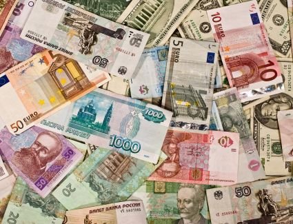 انخفاض أسعار العملات الأجنبية مقابل الجنيه المصري.. اليوم 