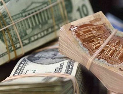 الدولار الأمريكي يتراجع آمام الجنيه المصري بمنتصف تعاملات اليوم