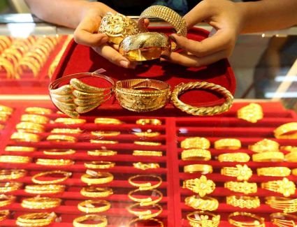 تراجع مفاجئ في سعر الذهب اليوم.. عيار 21 يسجل  1015 جنيهاً