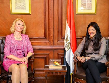 المشاط تلتقي كبيرة الاقتصاديين بالبنك الأوروبي لإعادة الإعمار والتنمية