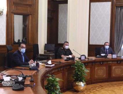 مدبولي يستعرض مشروعات مقترح تنفيذها بالشراكة بين جهاز الخدمة الوطنية وشركات خاصة