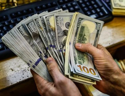 في منتصف تعاملات اليوم.. تراجع سعر الدولار 5 قروش في البنك الأهلي المصري
