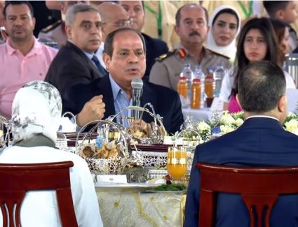 الرئيس السيسي: خيرت الشاطر استمر 45 دقيقة متواصلة يهدد بالقتل وجلب عناصر من الخارج لإحراق البلد