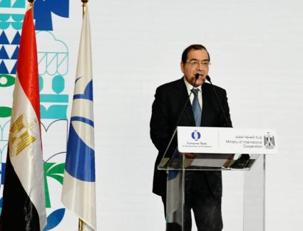 طارق الملا: تحويل 10 شركات تابعة للعمل بالغاز الطبيعي بدلًا من السولار