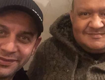 مصطفى قمر يشارك فى استقبال عزاء صديقة سامح العجمى 