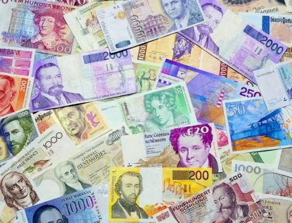 أسعار العملات مقابل الجنيه.. اليوم السبت 7-5-2022 