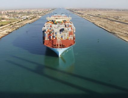 «الإحصاء»: 45% ارتفاعًا بإيرادات قناة السويس لتبلغ 10 مليارات جنيه خلال مارس