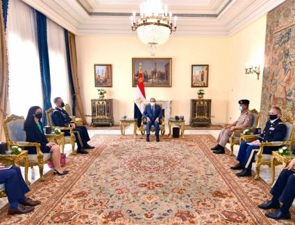 عاجل: الرئيس السيسي يلتقي قائد القيادة المركزية الأمريكية