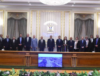 رئيس الوزراء يشهد توقيع اتفاق بين هيئة ميناء دمياط وتحالف شركات «يوروجيت ألمانيا» و«كونتشيب إيطاليا» و«هاباج لويد»