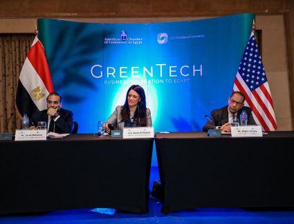 وزيرة التعاون الدولي تستعرض الإجراءات الحكومية لتطوير البنية التحتية المستدامة