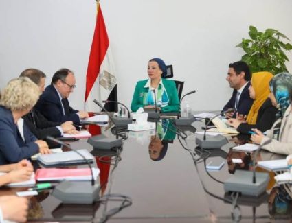 بنك الاستثمار الأوروبي يشيد بجهود مصر والاهتمام بمشروعات التصدي لآثار تغير المناخ