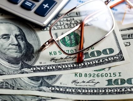 تعرف علي أسعار الدولار مقابل الجنية  في منتصف تعاملات اليوم