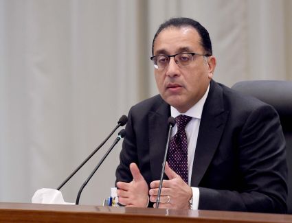 رئيس الوزراء يصل أبوظبي لإطلاق مبادرة الشراكة الصناعية بين مصر والإمارات والأردن