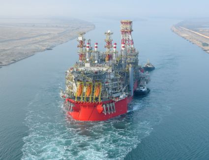 عاجل: قناة السويس تشهد عبور أحدث وحدة لإنتاج وتخزين الغاز الطبيعي المُسال