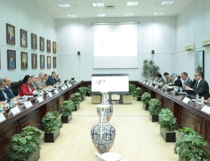 خالد العناني يترأس الاجتماع الأول للجنة الدائمة للتراخيص المنشآت السياحية