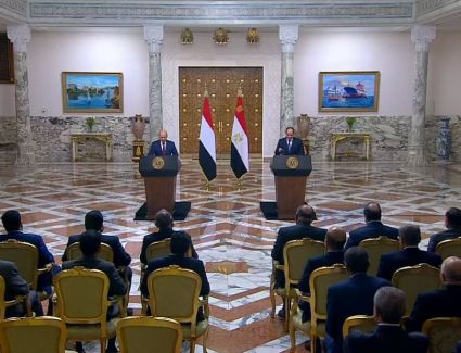 كلمة الرئيس عبد الفتاح السيسي خلال المؤتمر الصحفي المشترك مع رئيس مجلس القيادة الرئاسي اليمني