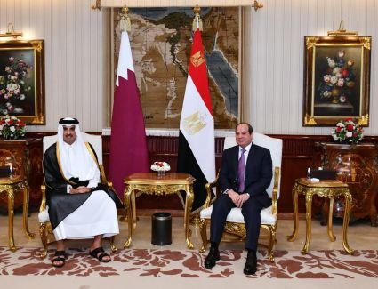 الرئيس السيسي وأمير قطر يبحثان تعزيز العلاقات الثنائية والقضايا الإقليمية