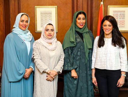 "المشاط" تستعرض مع نائبة رئيسة مجلس الإمارات للتوازن بين الجنسين السياسات الداعمة لتمكين المرأة