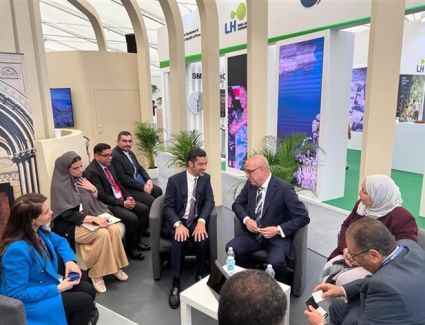 وزير الإسكان يفتتح الجناح المصري بالمنتدى الحضري العالمي «WUF11»