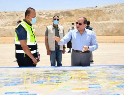 الرئيس السيسي يتفقد الأعمال الإنشائية لتطوير محاور بالقاهرة الكبرى