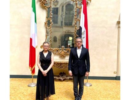 وزير الآثار يلتقي مع رئيسة اتحاد شركات السياحة بروما