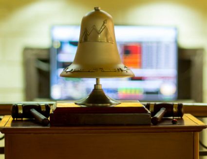 البورصة المصرية تغرم 22 شركة 145 ألف جنيه لمخالفة قواعد القيد