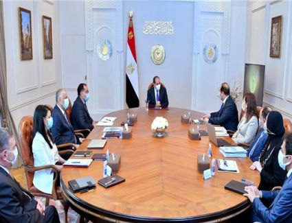 عاجل: الرئيس السيسي يتابع مع المجموعة الاقتصادية مؤشرات أداء الدولة للعام المالي الحالي