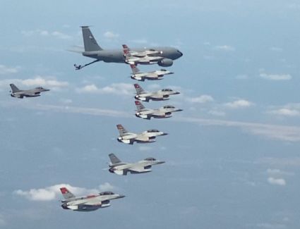 القوات المسلحة المصرية والأمريكية تنفذان تدريبا جويا مشتركا بقاعدة جوية مصرية