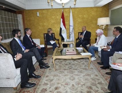 «كامل الوزير» يبحث مع  بنك الاستثمار الأوروبي التعاون في النقل الأخضر 