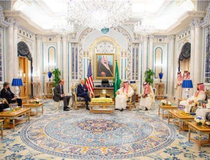 الملك سلمان وولي العهد يلتقيان مع جو بايدن بــ"قصر السلام"