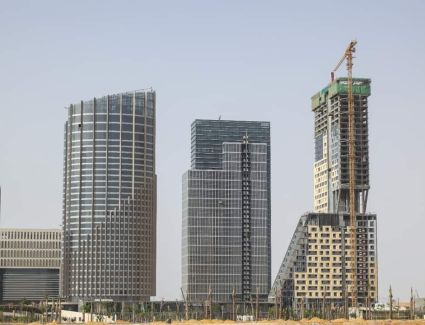 تجهيزاً لقمة المناخ.. العاصمة الإدارية تستعد لطرح أكبر مشروع في العالم لتوليد الطاقة الكهربية من خلايا الطاقة الشمسية