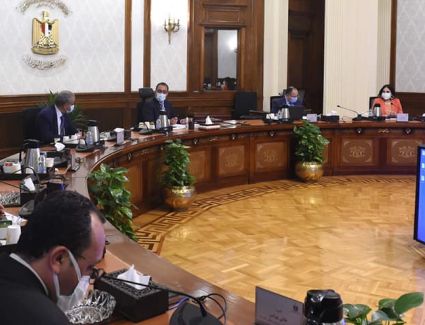 تنفيذاً لتوجيهات الرئيس.. رئيس الوزراء يستعرض مقترحات إعداد حزمة حماية اجتماعية استثنائية