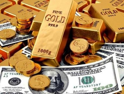 قوة الدولار تهبط بالذهب دون مستويات 1700 دولار للأوقية