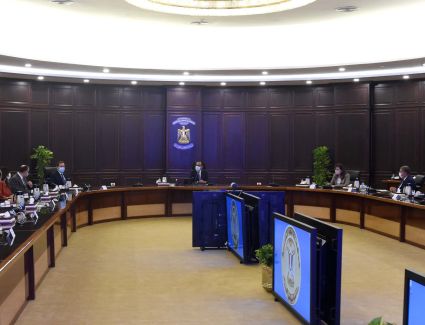 رئيس الوزراء يتابع برنامج الطروحات الحكومية في البورصة