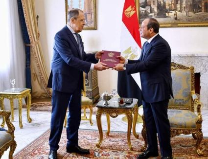 الرئيس السيسي يستقبل وزير الخارجية الروسي