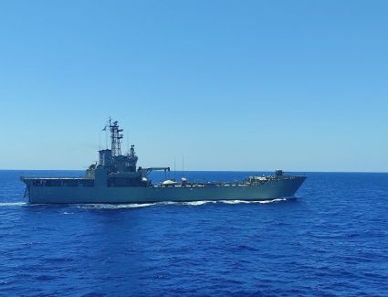 القوات البحرية المصرية واليونانية تنفذان تدريبًا بحريًا عابرًا بنطاق الأسطول الشمالي