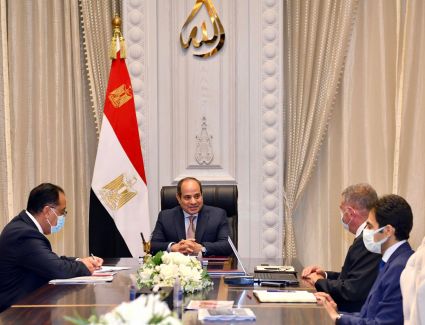 الرئيس عبد الفتاح السيسي يطلع على مستجدات إنشاء أكبر مصنع للغزل في العالم بالمحلة