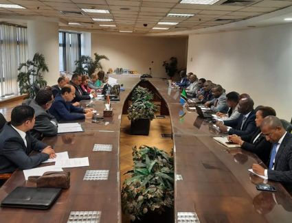 تعزيز التعاون بين مصر وتنزانيا فى مجال النقل الجوى 