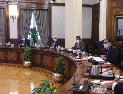 رئيس الوزراء يُتابع موقف تطبيق منظومة التأمين الصحى الشامل