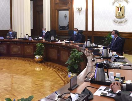 مدبولي يعقد اجتماعا لمتابعة خطوات تفعيل إجراءات ترشيد الكهرباء لاستغلال الغاز وتصديره لتوفير النقد الأجنبي