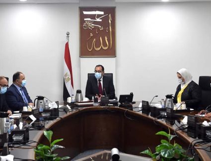 رئيس الوزراء يتابع الإجراءات التنفيذية لحزمة الحماية الاجتماعية الاستثنائية التي وجه بها الرئيس 