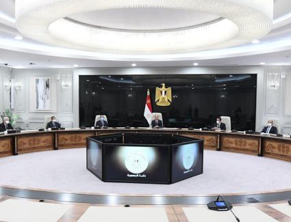 عاجل: الرئيس السيسي  يجتمع مع الوزراء الجدد بالقصر الجمهوري بمدينة العلمين