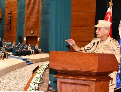 وزير الدفاع والإنتاج الحربى يلتقى بمقاتلى القوات البحرية