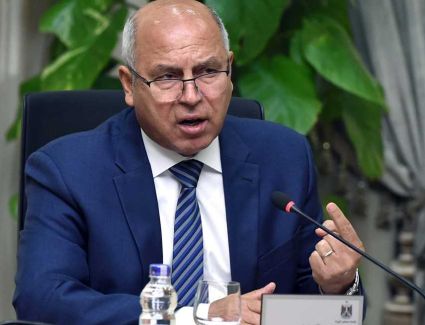 عاجل: وزير النقل يقبل استقالة رئيس الهيئة القومية لسكك حديد مصر